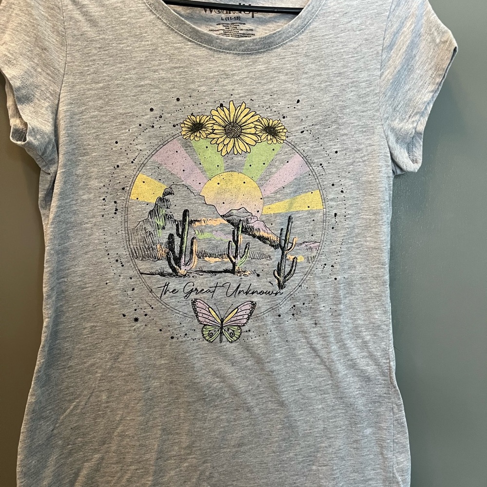 Wonder Nation Gray Short Sleeve Tee with Desert Graphic
